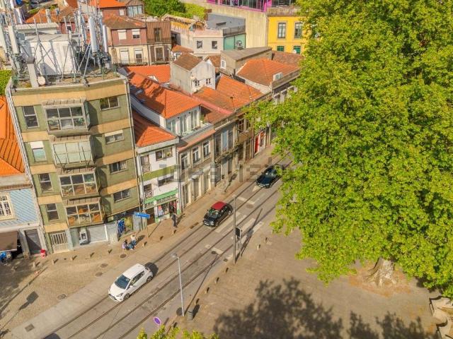 Prédio, Lordelo do Ouro e Massarelos