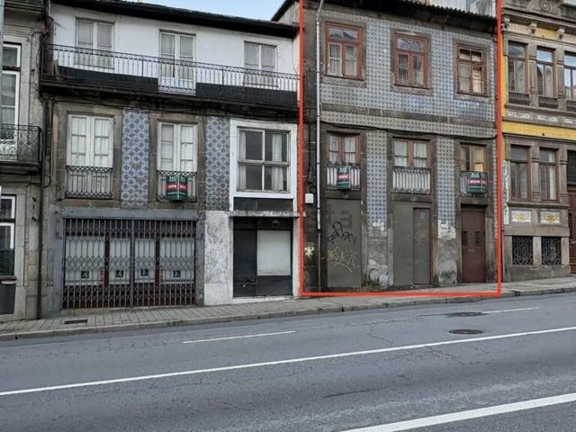 Prédio, Lordelo do Ouro e Massarelos