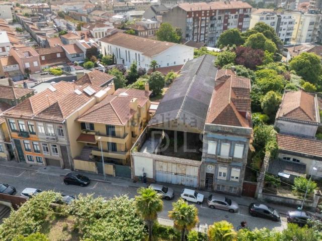 Prédio, Lordelo do Ouro e Massarelos