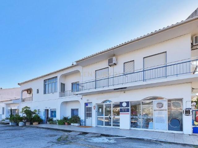 Prédio Misto em 4 estradas, Quarteira, Algarve com renda at. 763m² Quarteira