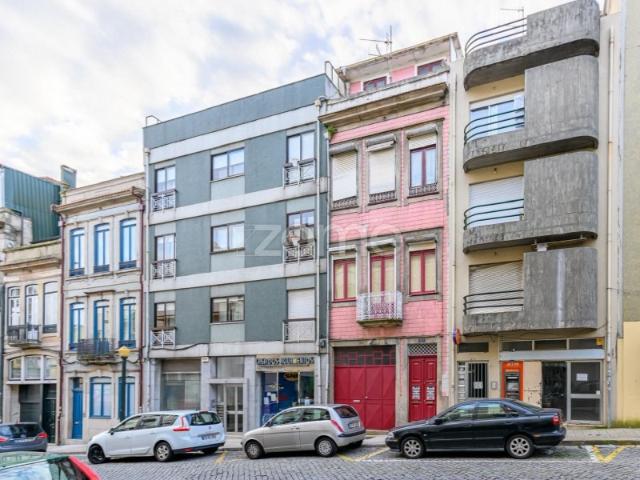 INVESTIMENTO Prédio no coração da Baixa Porto