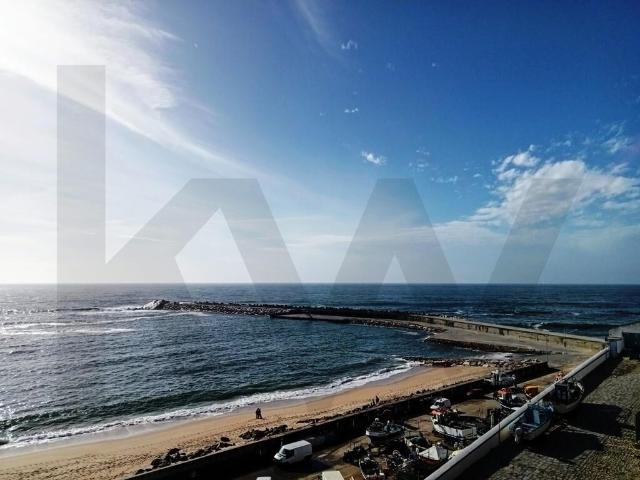 Prédio no Centro da Vila da Ericeira com Vista de Mar