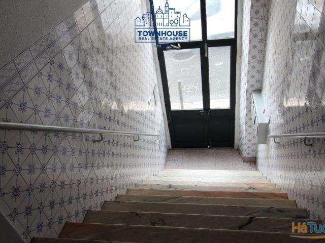 Prédio no centro de Lisboa com 4 pisos | 26054073693