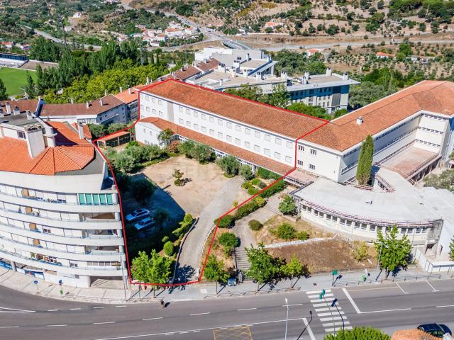 Prédio no Centro de Portalegre para investimento