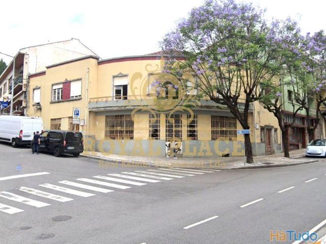 Prédio no centro de São João da Madeira | 26084060979