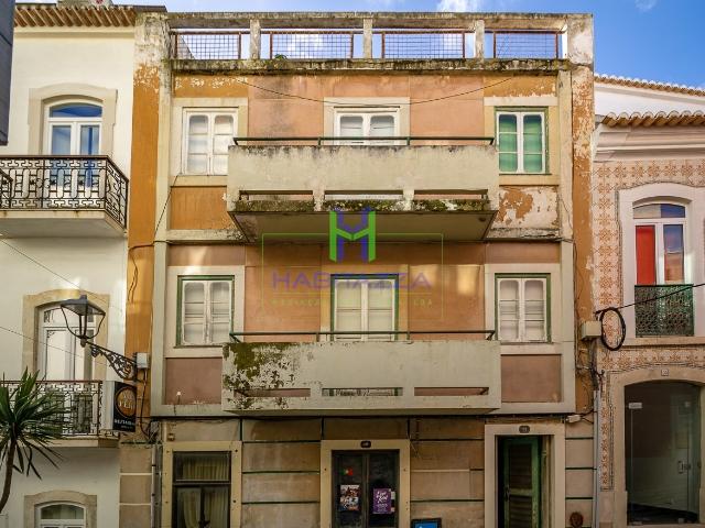 Prédio no Centro histórico de Lagos composto por 2 Apartamentos T3 e 1 Restaurante, Lagos, Centro histórico