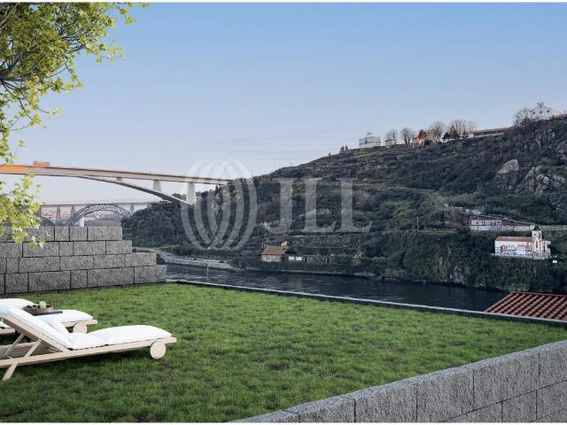 Prédio na 1ª Linha do rio Douro no Porto 0m² Cedofeita, Santo Ildefonso, Sé, Miragaia, São Nicolau e Vitória
