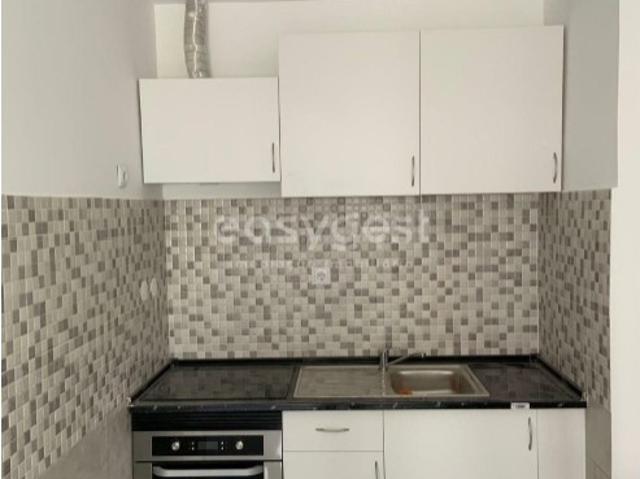 Prédio na Fonte Nova composto por um estudio + um T2 duplex, ideal para arrendamento ou alojamento local