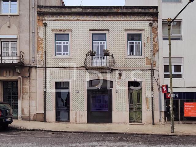 Prédio na Lapa com projeto aprovado para oito apartamentos 185m² Estrela