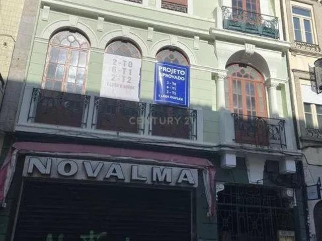 Prédio na Rua de Santa Catarina c/ PROJECTO APROVADO Zona ARU