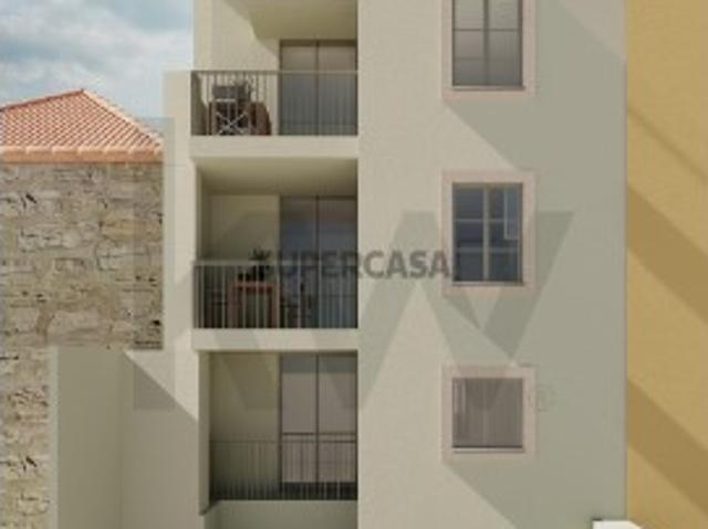 Prédio na Rua do Comércio do Porto para reabilitação total