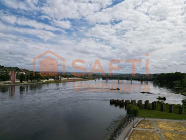 Prédio, São Miguel Do Rio Torto e Rossio Ao Sul Do Tejo, Abrantes | BPI Expresso Imobiliário