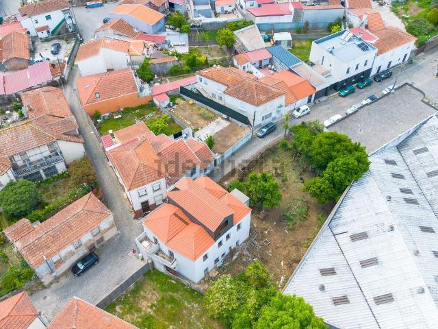Prédio, São Cosme Valbom Jovim