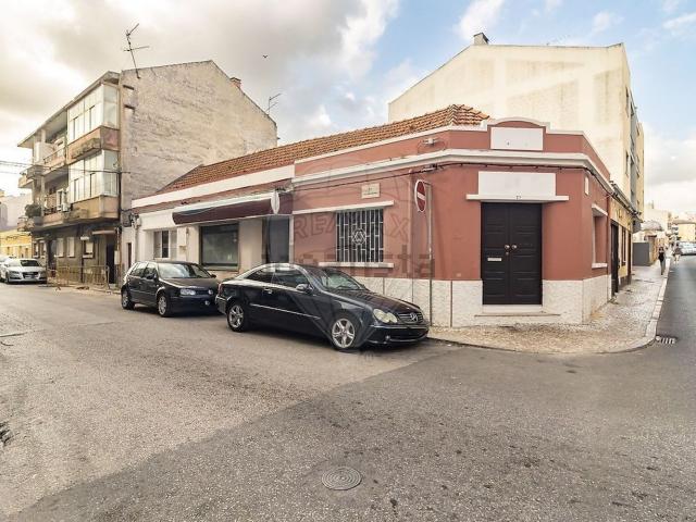 Prédio, Santo António da Charneca