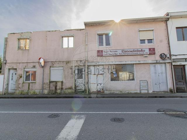 Prédio, Santo Tirso Couto Burgães