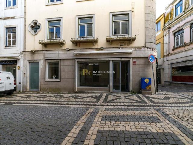 Prédio, Santarém Marvila, Santa Iria Da Ribeira de Santarém, Santarém São Salvador e Santarém São Nicol, Santarém | BPI Expresso Imobiliário