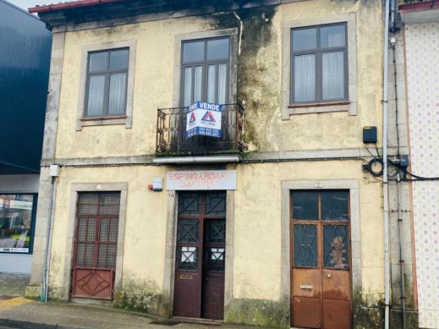 Prédio para venda em V. F. de São Martinho Barcelos