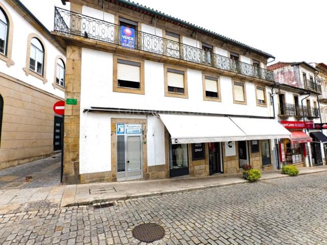 Prédio para venda, no centro histórico de Monção