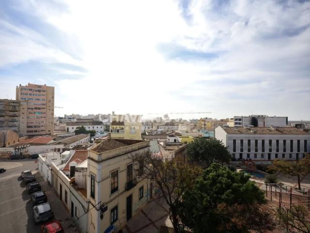 Prédio para hotel com 4 pisos, Centro de Faro 227m² Faro Sé e São Pedro