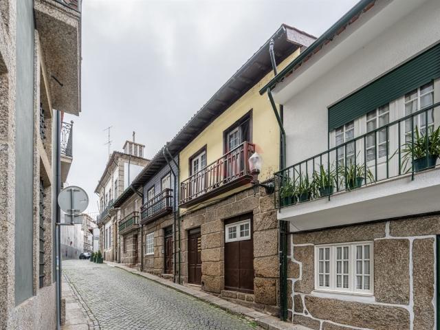 Prédio para Investimento composto por 3 T0 e 1 T1 | Rua Fran. 107m² Oliveira, São Paio e São Sebastião