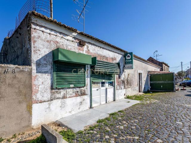Prédio para Investimento | Afetação a Comércio | Santa Clara – Lisboa
