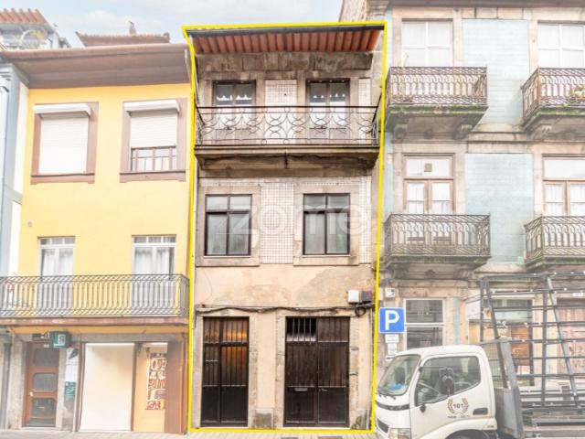 Prédio para Investimento em Zona ARU | Rua dos Caldeireiros Porto