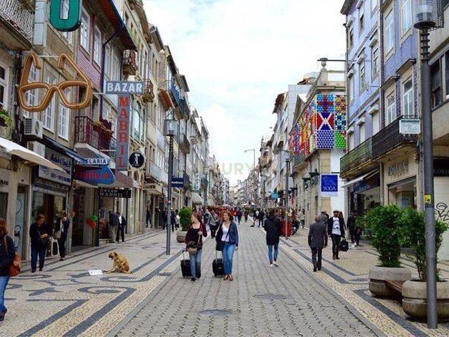 Prédio com Projecto Aprovado na Rua D. João IV Porto