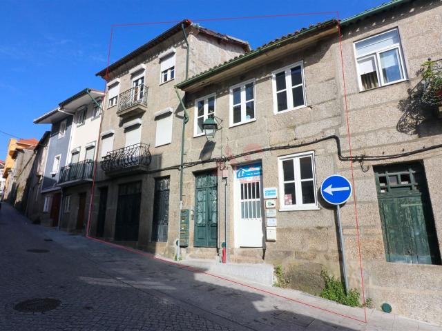 Prédio para remodelar Alta Taxa De Rentabilidade no centro h. 496m² Oliveira, São Paio e São Sebastião