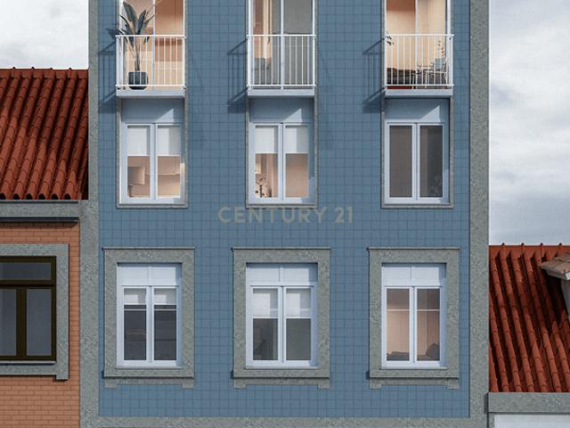 Prédio para Reabilitação Total com Projeto Aprovado – Centro do Porto