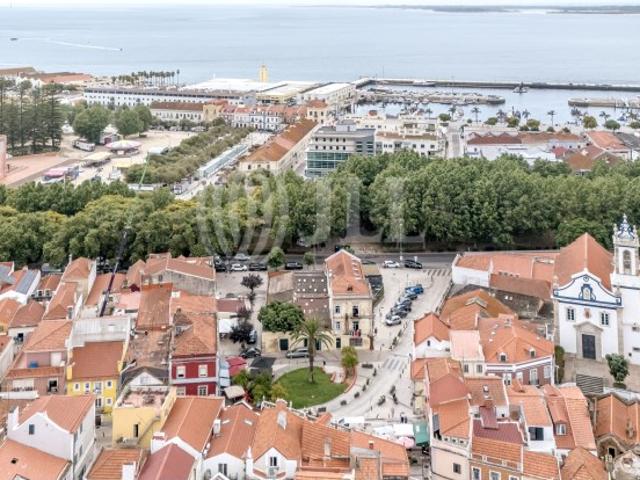 Prédio para reabilitação, com PIP aprovado, em Setúbal