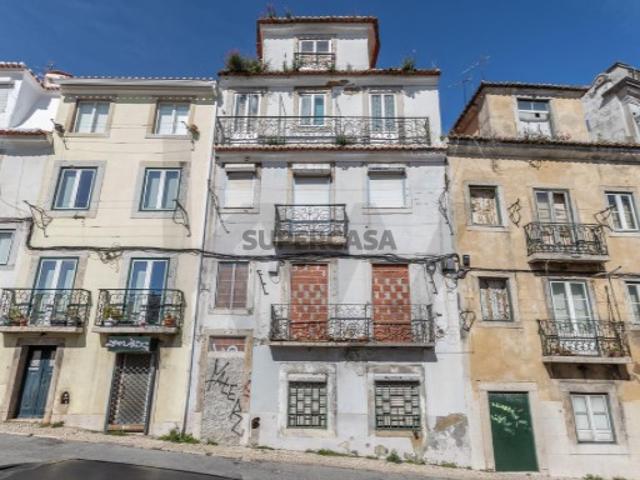 Prédio para reabilitação junto ao Miradouro da Graça | Elevado potencial