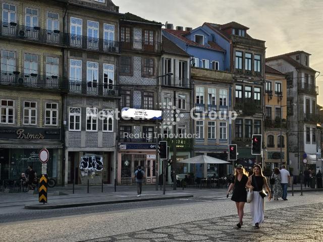 Prédio para reabilitação nos Leões Porto