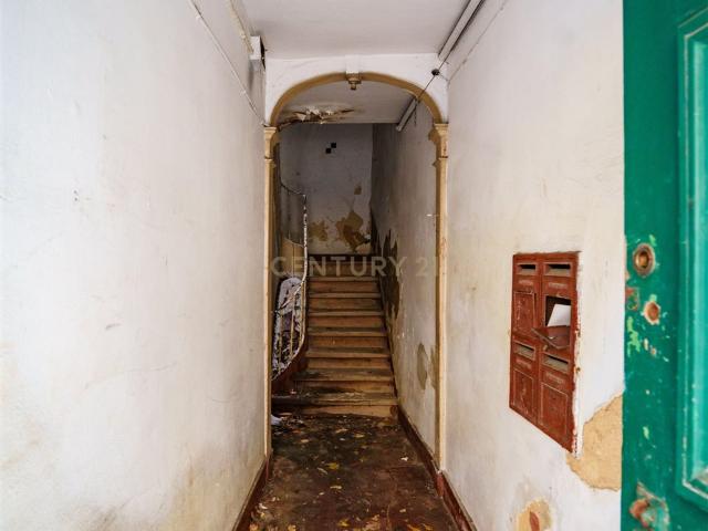 Prédio para reabilitação | Rua da Artilharia 1 | Potencial d. 268m² Santo antónio