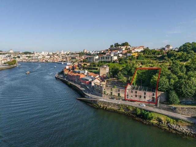 Prédio para reabilitar no Cais Capelo Ivens Vn Gaia Porto 1060m² Cedofeita, Santo Ildefonso, Sé, Miragaia, São Nicolau e Vitória