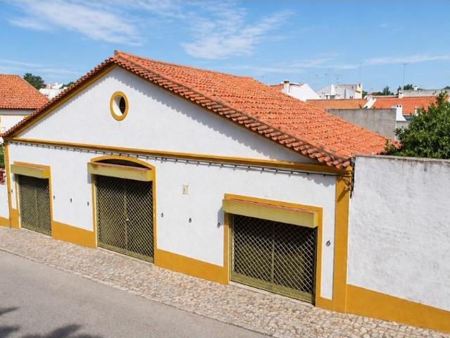 Prédio para Reabilitar | Potencial para 3 Lofts | Excelente Investimento no Alentejo