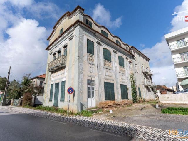 PREDIO PARA RECUPERAR A 300 METROS DO SANTUARIO DE FÁTIMA COM AREA TOTAL TERRENO DE 1,123 M2 | 26084072759