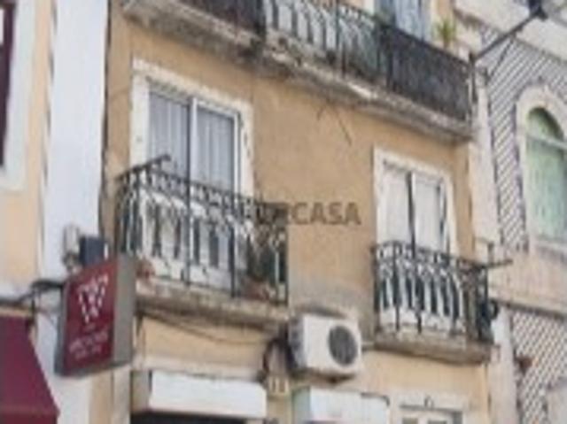 Prédio para Recuperar nos Anjos | Wallis Real Estate