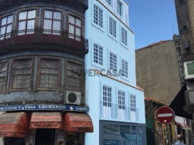 Prédio para Recuperar na Rua do Bonjardim,junto a camara do Porto