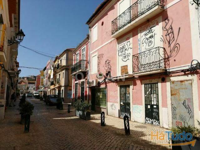 Prédio para reconstruir na zona histórica | 25033918460