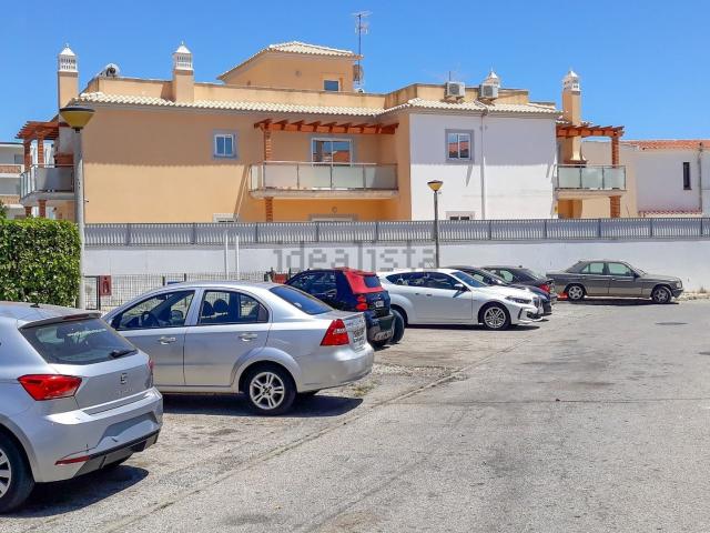 Prédio, Praia da Oura Areias de S. João, Albufeira e Olhos de Água