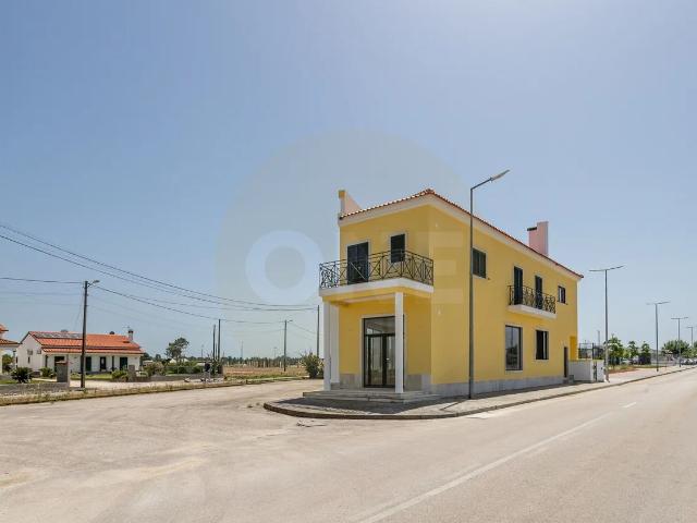 Prédio Propriedade Horizontal | Loja + Habitação | Foros de Salvaterra