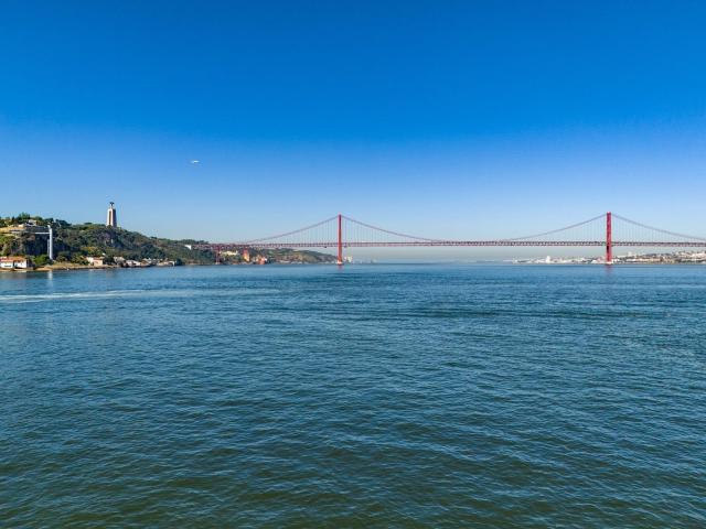 Prédio reconstrução frente rio, Cacilhas, Almada 1280m² Almada, Cova da Piedade, Pragal e Cacilhas