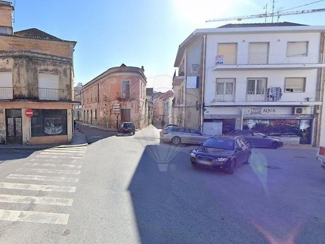 Prédio T0, Torres Vedras São Pedro e Santiago e Santa Maria Do Castelo e São Miguel e Matacães, Torres Vedras | BPI Expresso Imobiliário