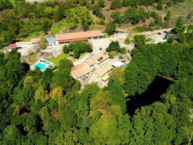 Prédio T10 em Aldeia Viçosa de 820,00 m²