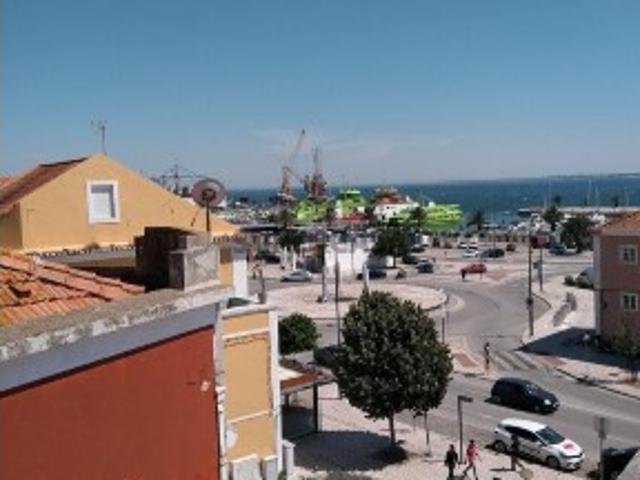 Prédio T28 em Setúbal São Sebastião de 1612,00 m²