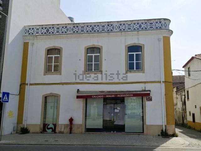 Prédio, Tomar e Santa Maria dos Olivais
