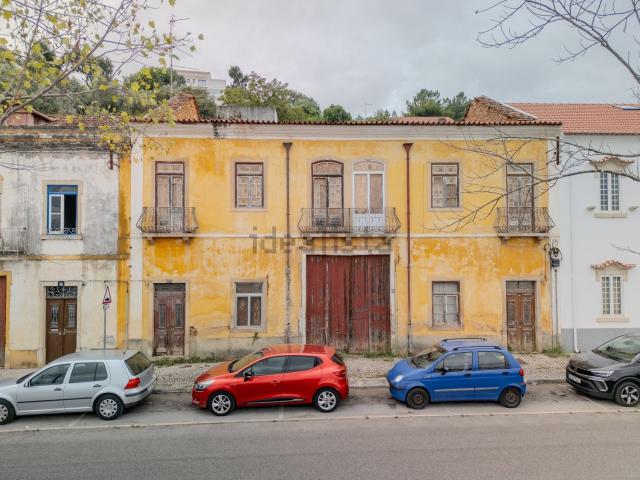 Prédio, Tomar e Santa Maria dos Olivais
