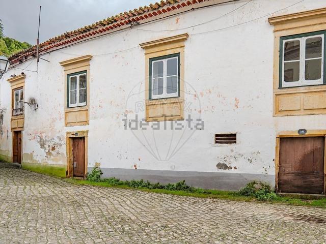 Prédio, Tomar e Santa Maria dos Olivais