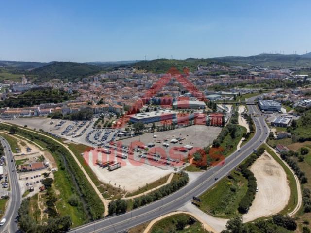 Prédio, Torres Vedras São Pedro e Santiago e Santa Maria Do Castelo e São Miguel e Matacães, Torres Vedras | BPI Expresso Imobiliário
