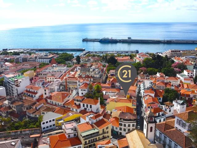 Prédio Urbano no Centro do Funchal – Loja + 4 apartamentos + 2 T0